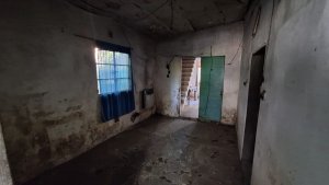 House for Renovation in R. de Milberg, 370 meters Lot