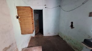 House for Renovation in R. de Milberg, 370 meters Lot