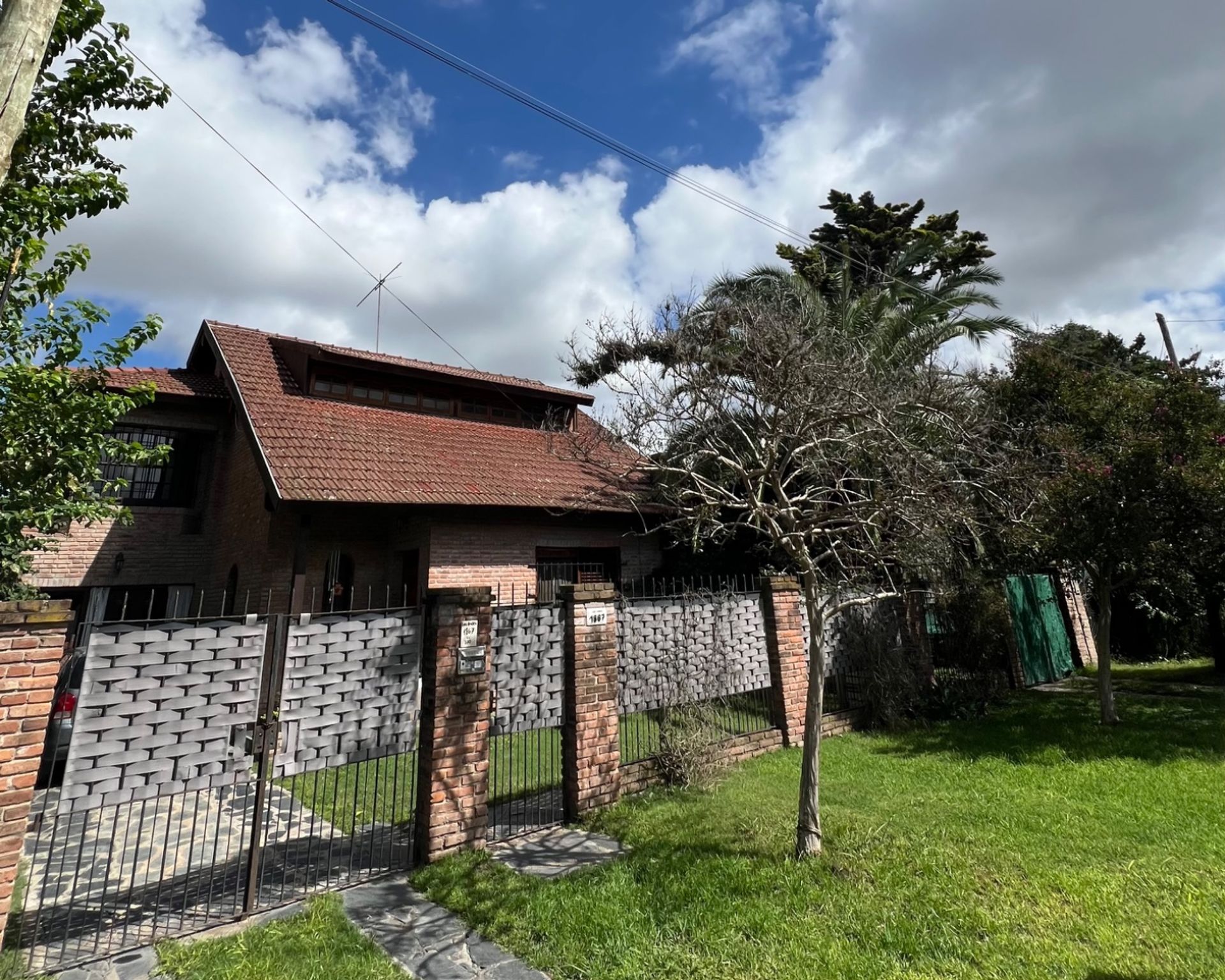 Casa venta Benavidez c/ pileta + depto lote 638 m2