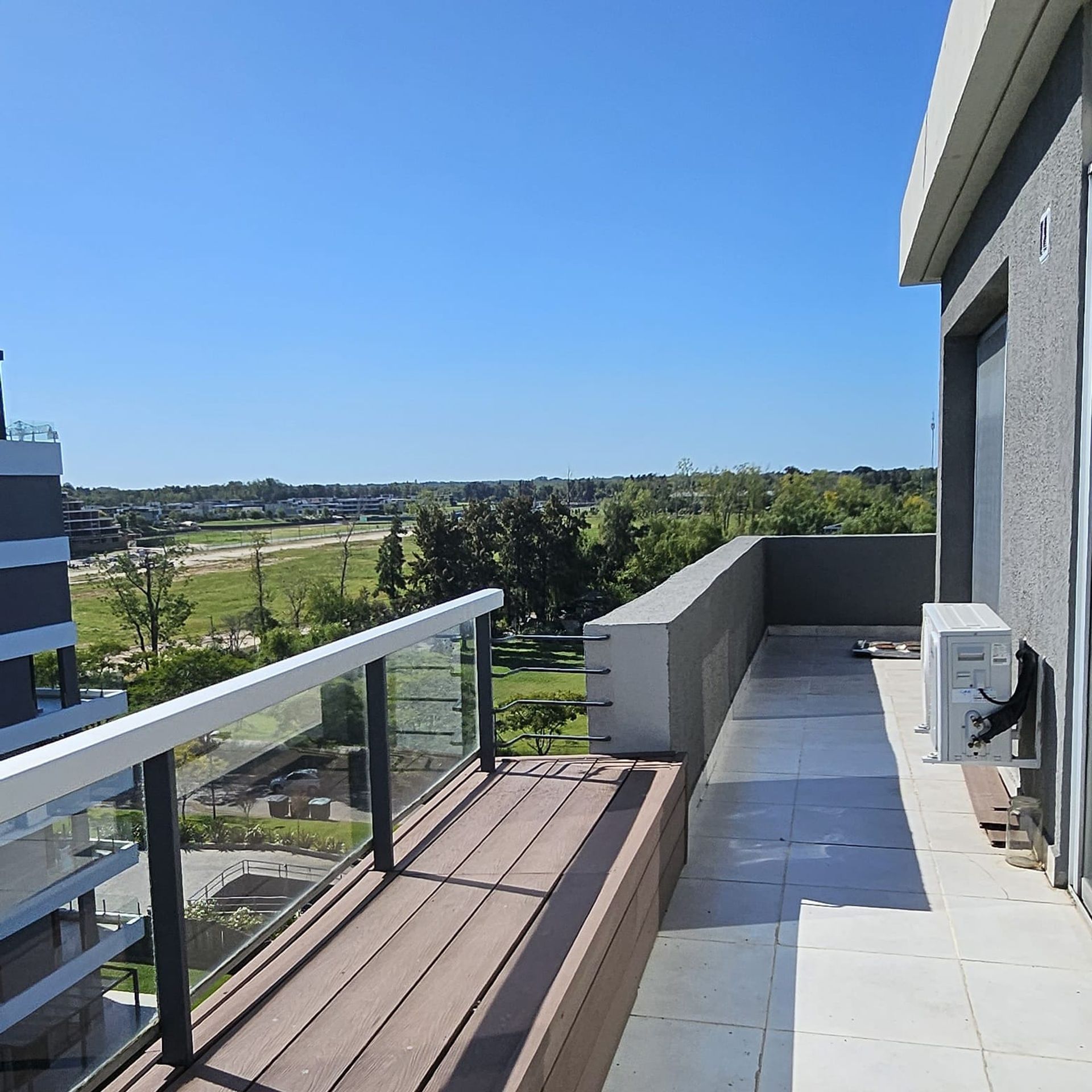 Venta 2 Amb Con Terraza Al Rio/Cochera/Baulera