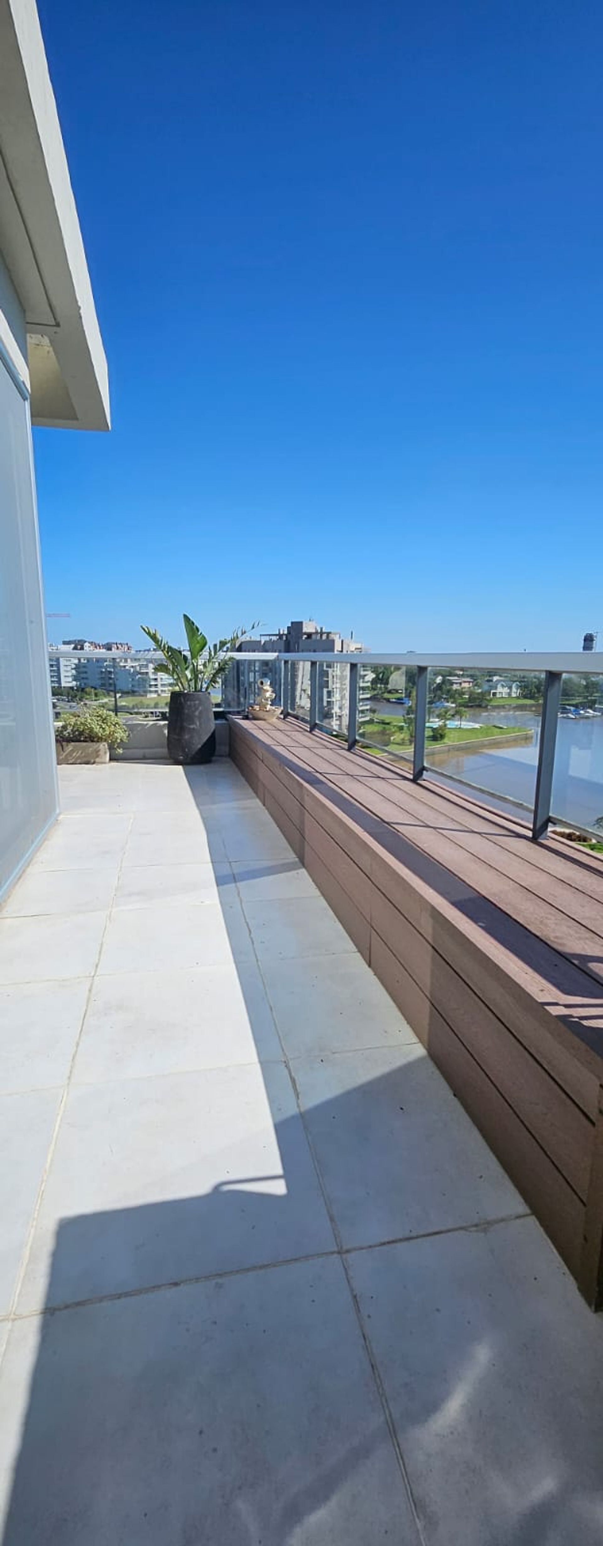 Venta 2 Amb Con Terraza Al Rio/Cochera/Baulera
