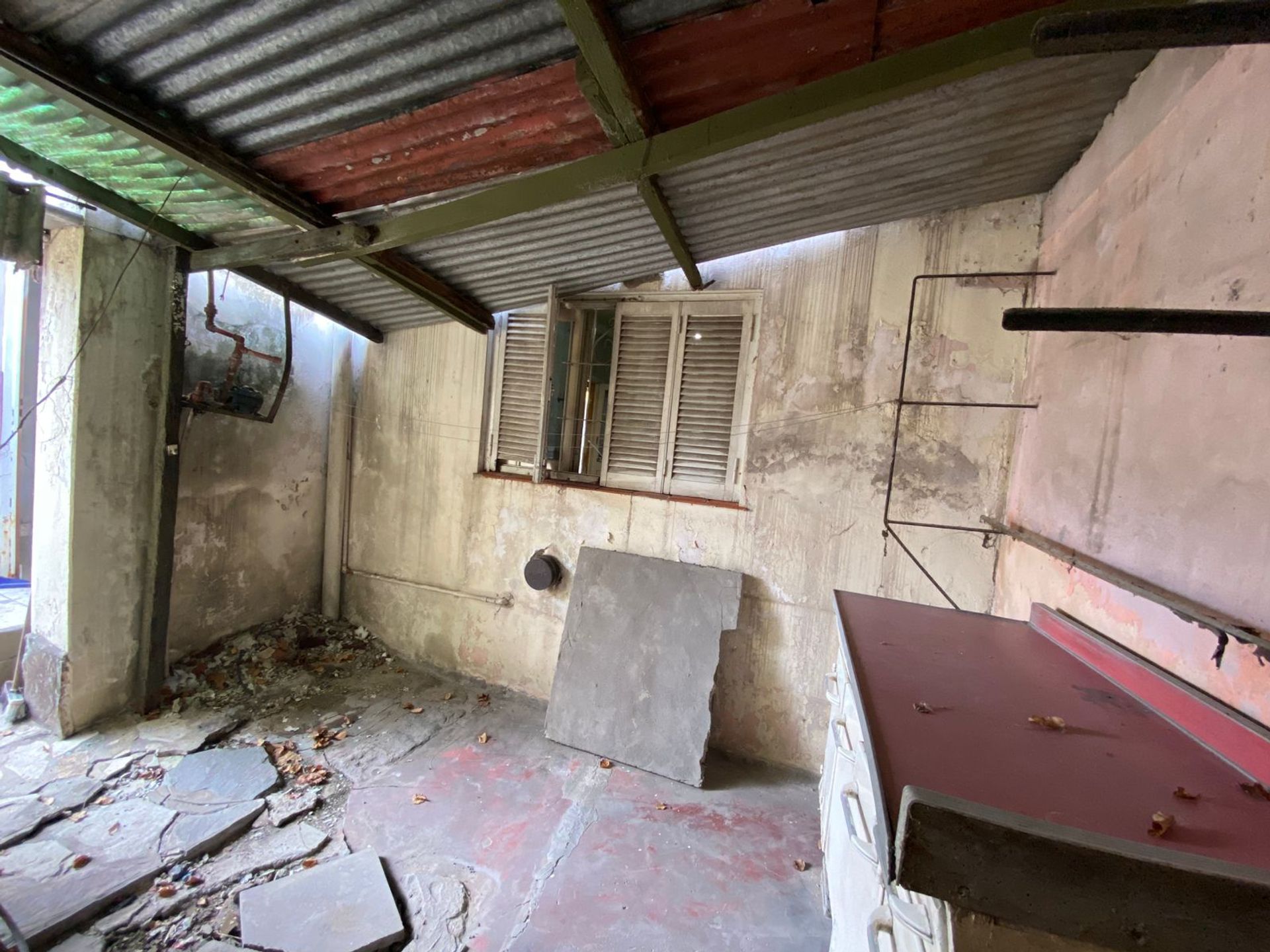 casa 3 ambientes con terraza a refaccionar