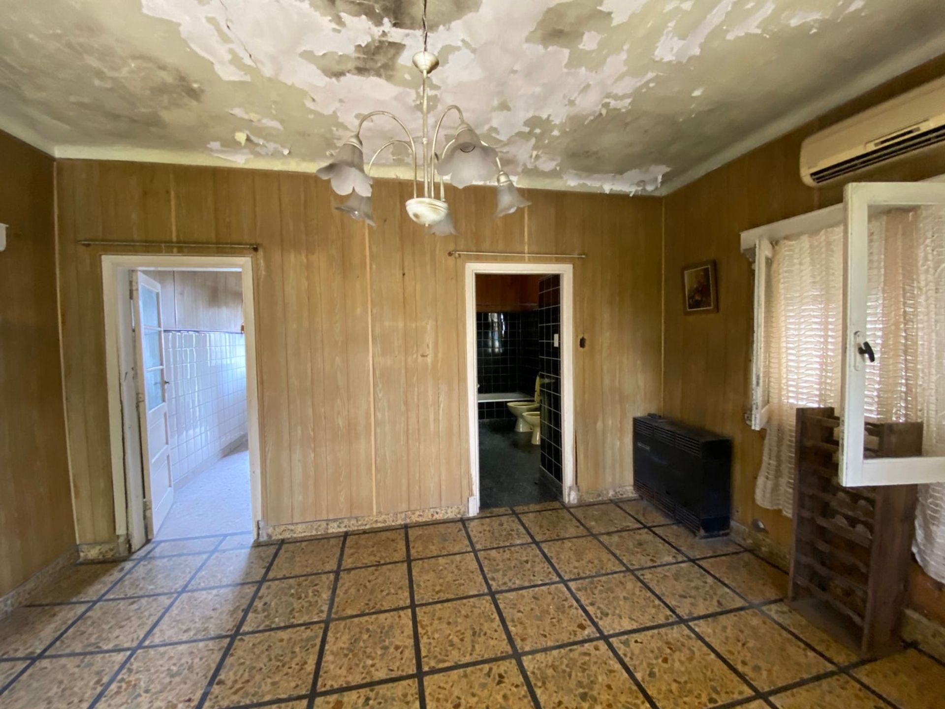 casa 3 ambientes con terraza a refaccionar