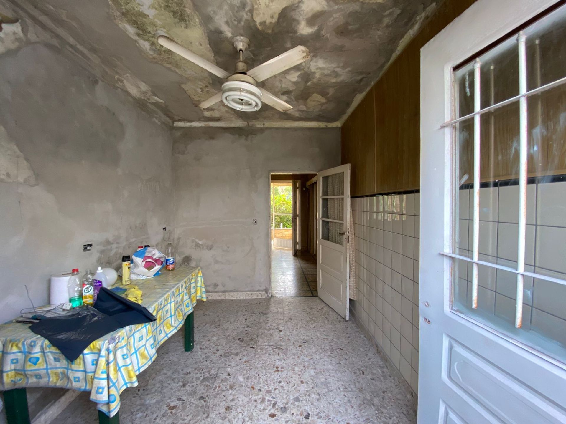 casa 3 ambientes con terraza a refaccionar