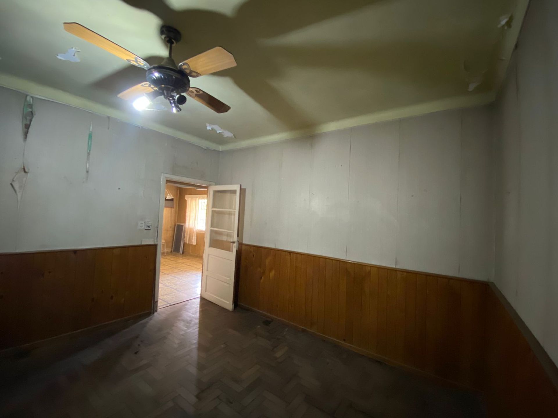 casa 3 ambientes con terraza a refaccionar