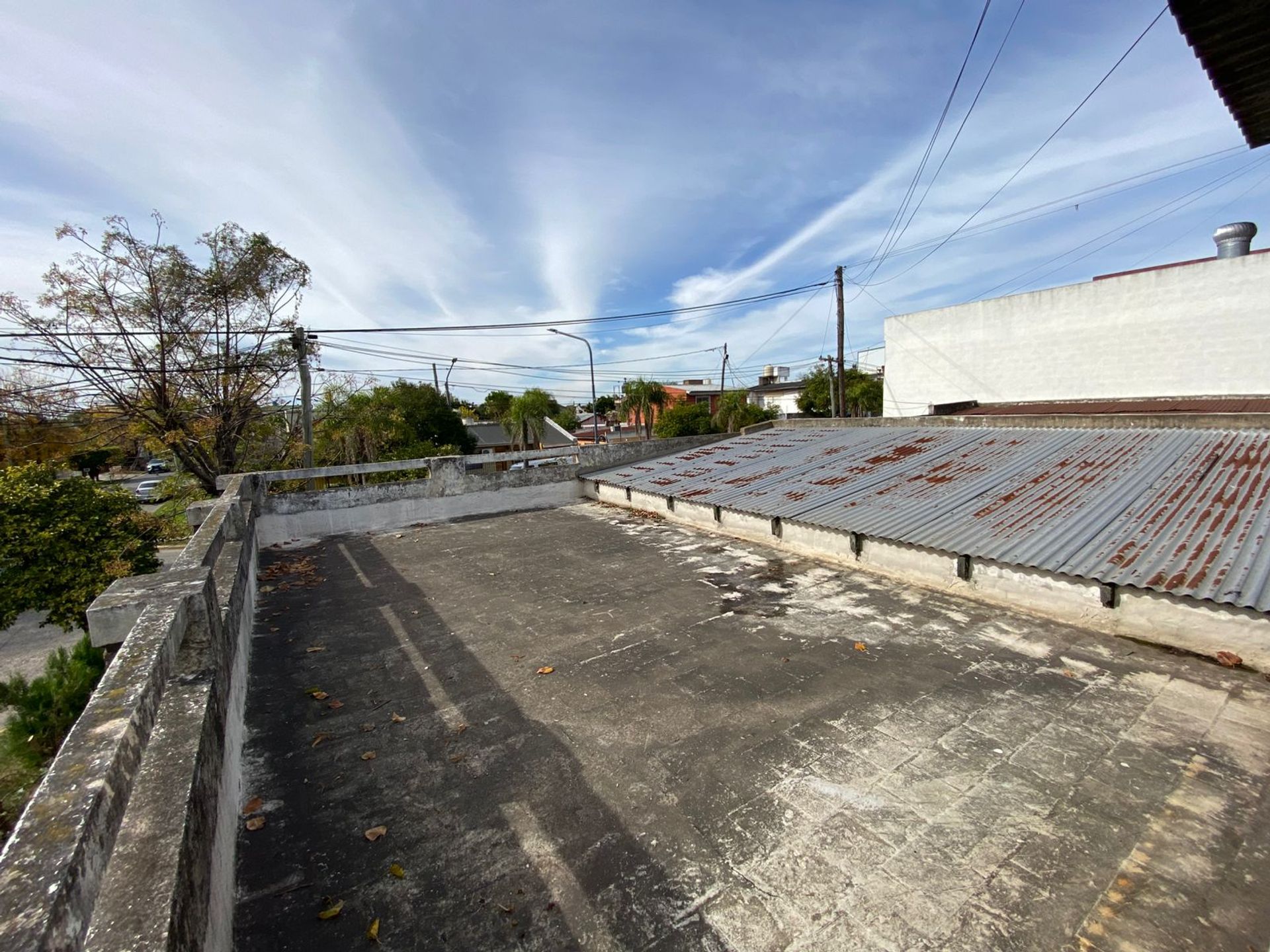 casa 3 ambientes con terraza a refaccionar