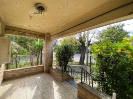 3-room house with terrace to be renovated