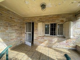 3-room house with terrace to be renovated