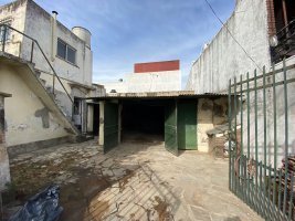 3-room house with terrace to be renovated