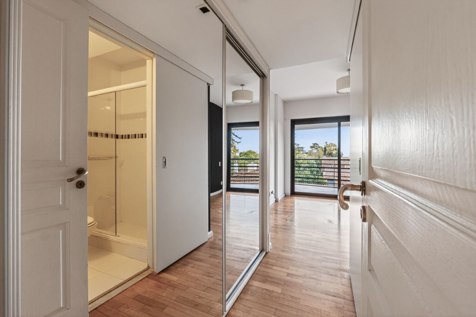 Depto 5 ambientes en Venta en La Lucila c/ pileta