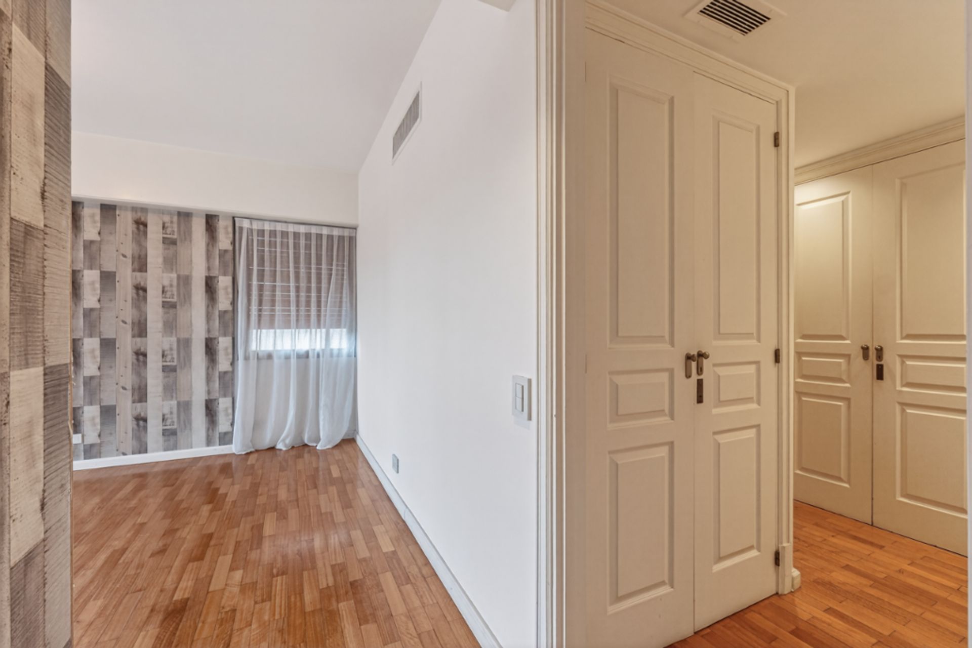 Depto 5 ambientes en Venta en La Lucila c/ pileta