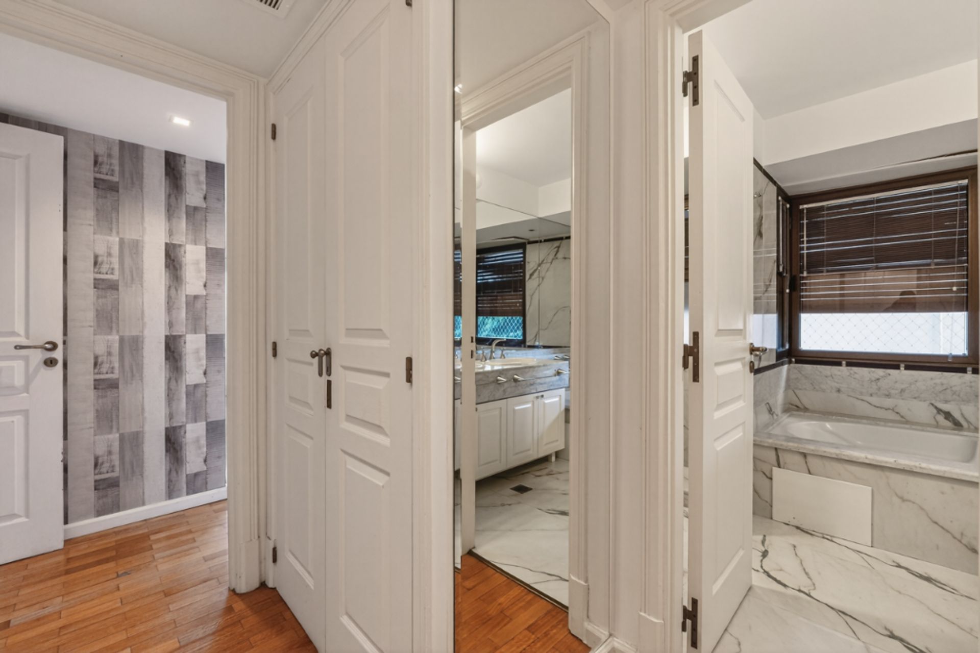 Depto 5 ambientes en Venta en La Lucila c/ pileta