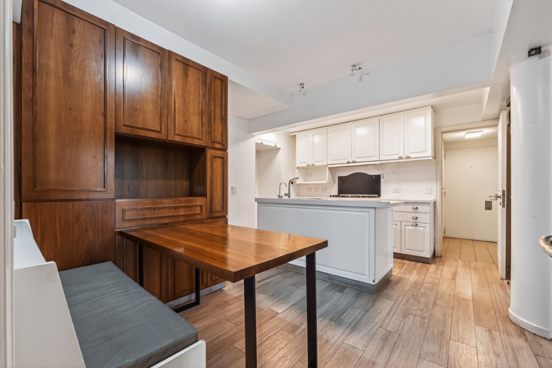 Depto 5 ambientes en Venta en La Lucila c/ pileta