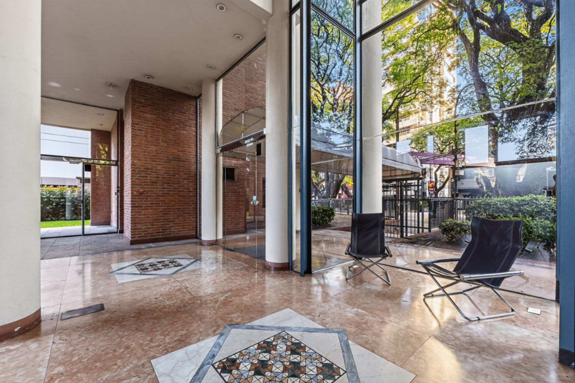 Depto 5 ambientes en Venta en La Lucila c/ pileta