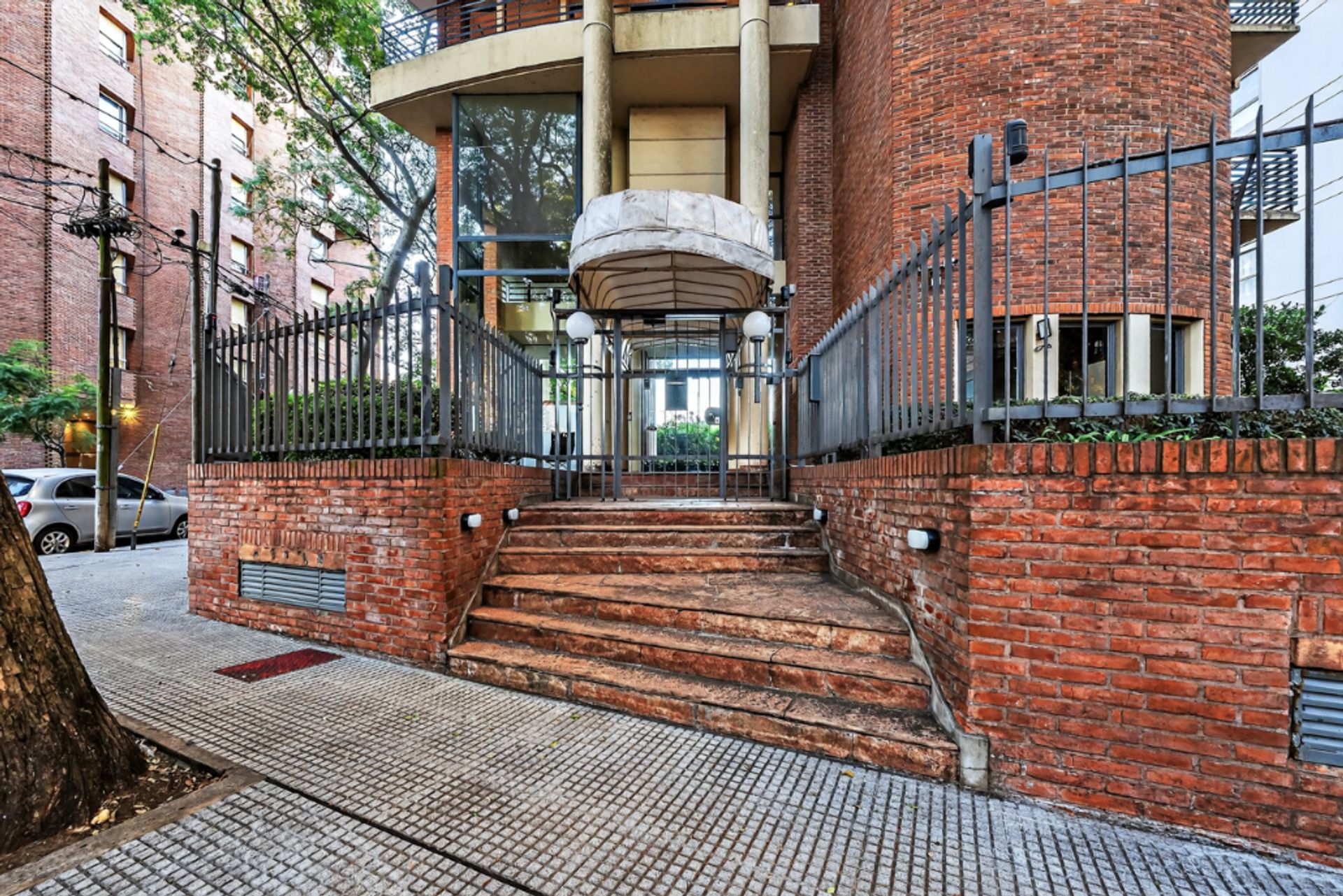 Depto 5 ambientes en Venta en La Lucila c/ pileta