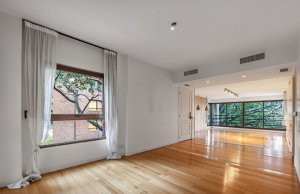 Apartment 5 rooms for rent in La Lucila with pool