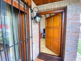 CASA Venta Victoria C/patio cocheras hab en suite