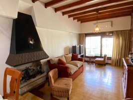 CASA Venta Victoria C/patio cocheras hab en suite