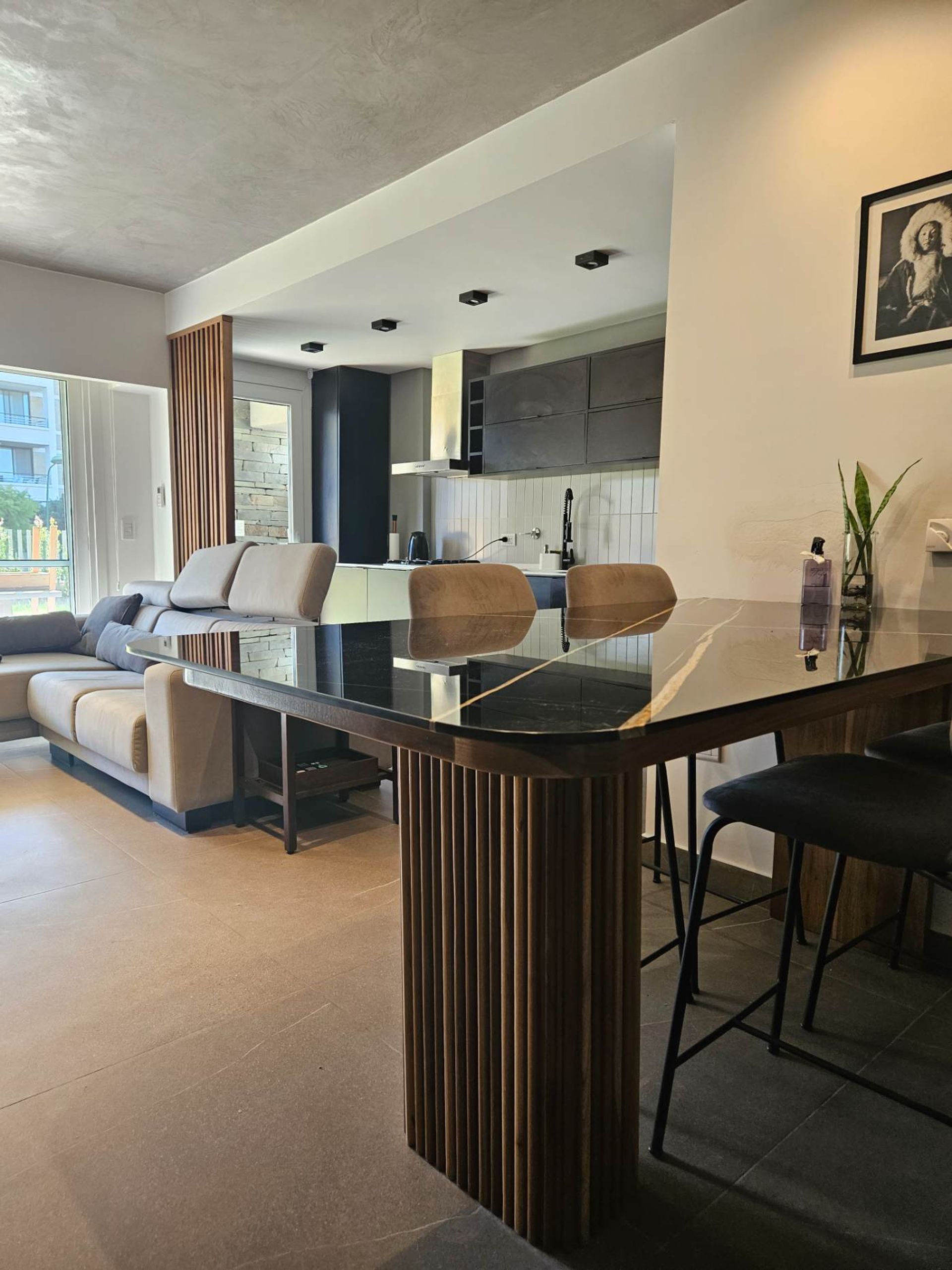 VENTA DEPTO 2 amb. c/ jardín 2 cocheras NORDELTA