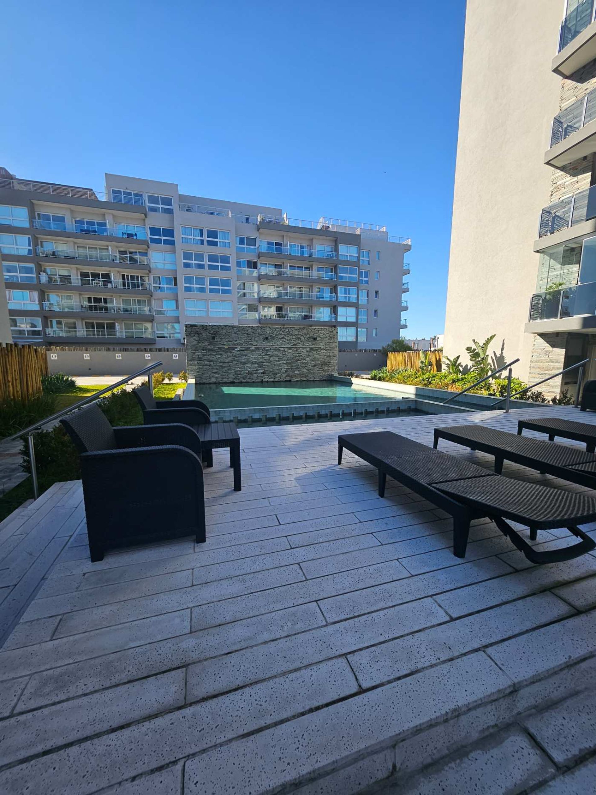 VENTA DEPTO 2 amb. c/ jardín 2 cocheras NORDELTA