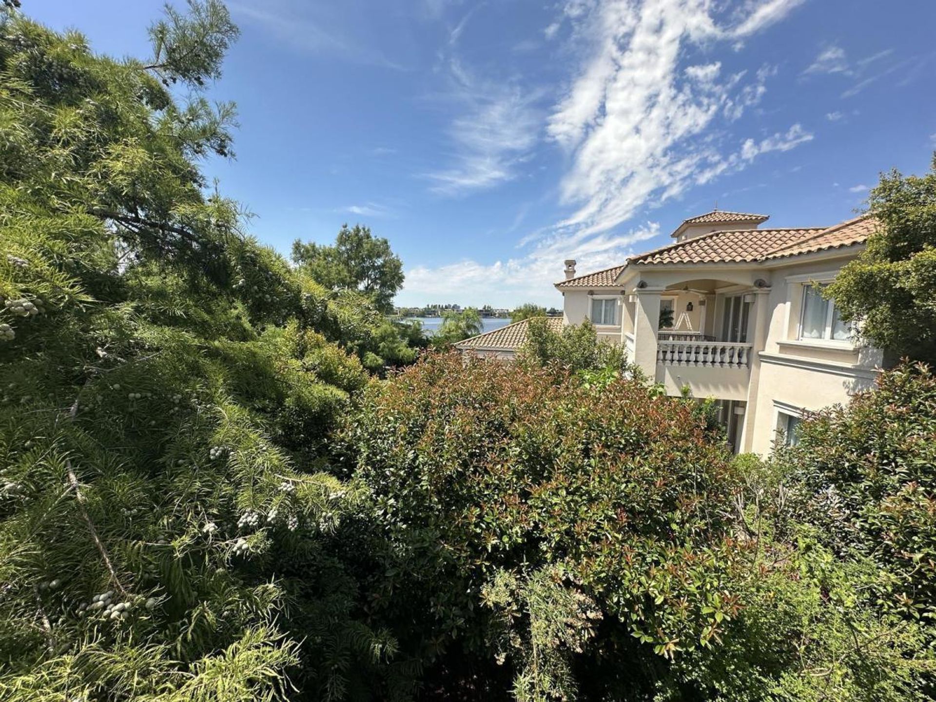 Venta Casa, Barrio Los Castores, Nordelta, al Lago