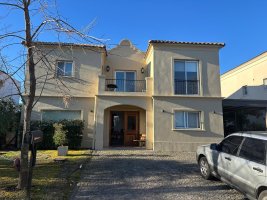 Casa en alquiler en Barrio Los Sauces Nordelta