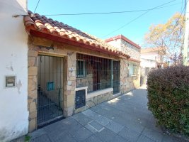 House for Sale – 4 Rooms + 3 Apartments, Tigre