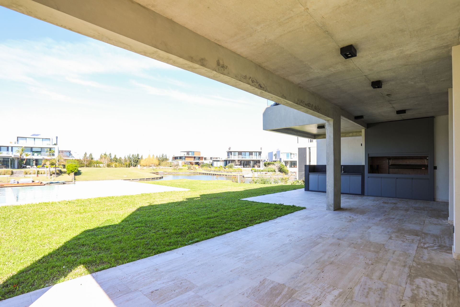 Casa En Venta En Barrio Virazón A Estrenar