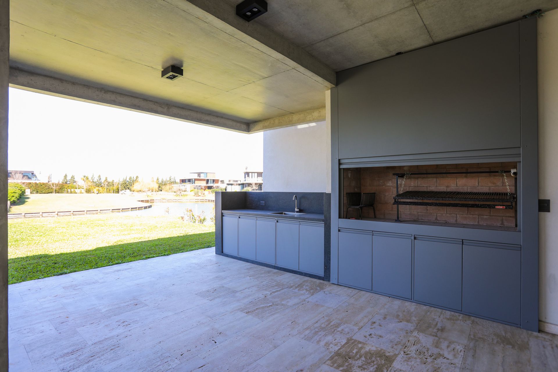 Casa En Venta En Barrio Virazón A Estrenar