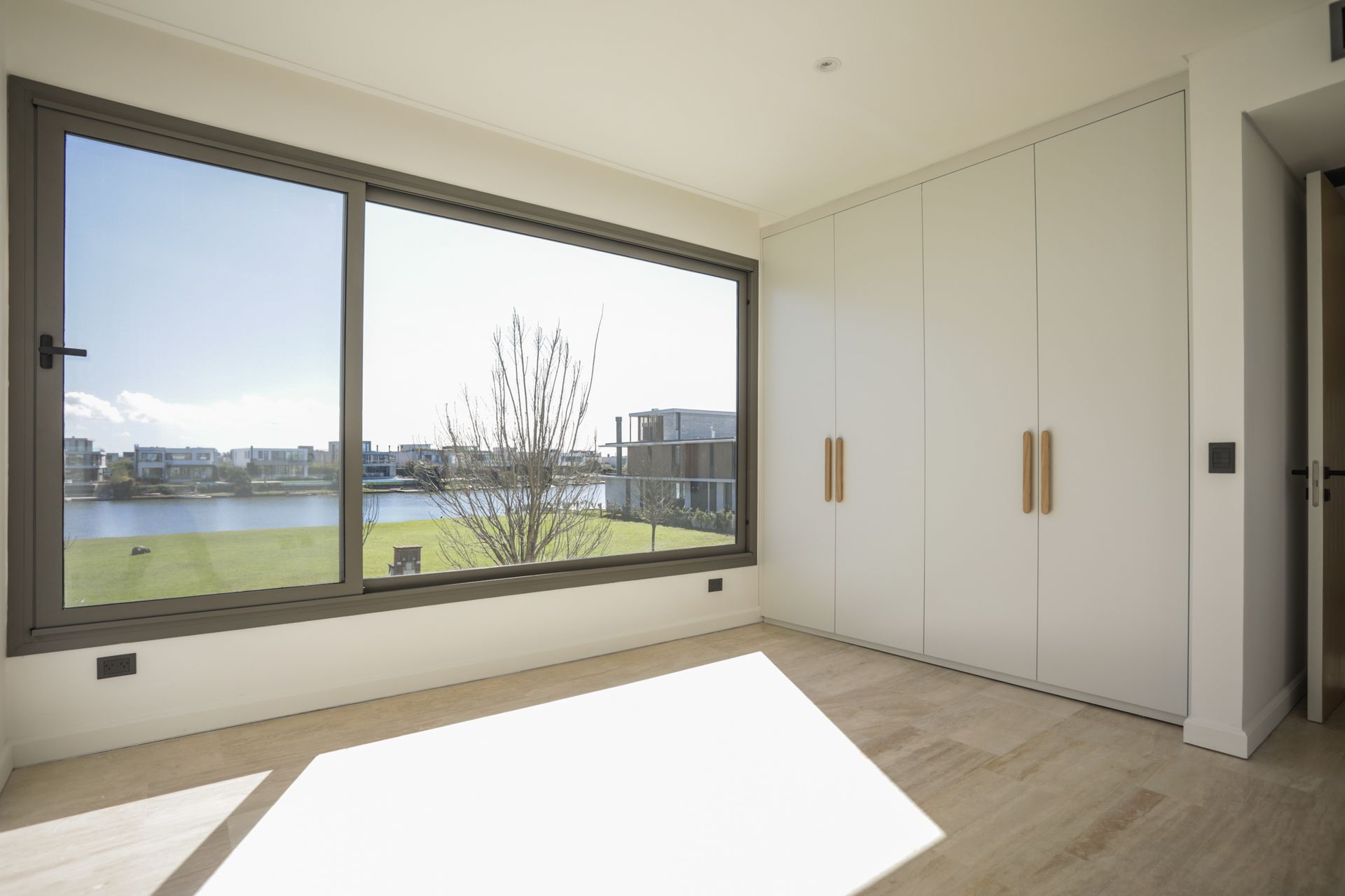 Casa En Venta En Barrio Virazón A Estrenar