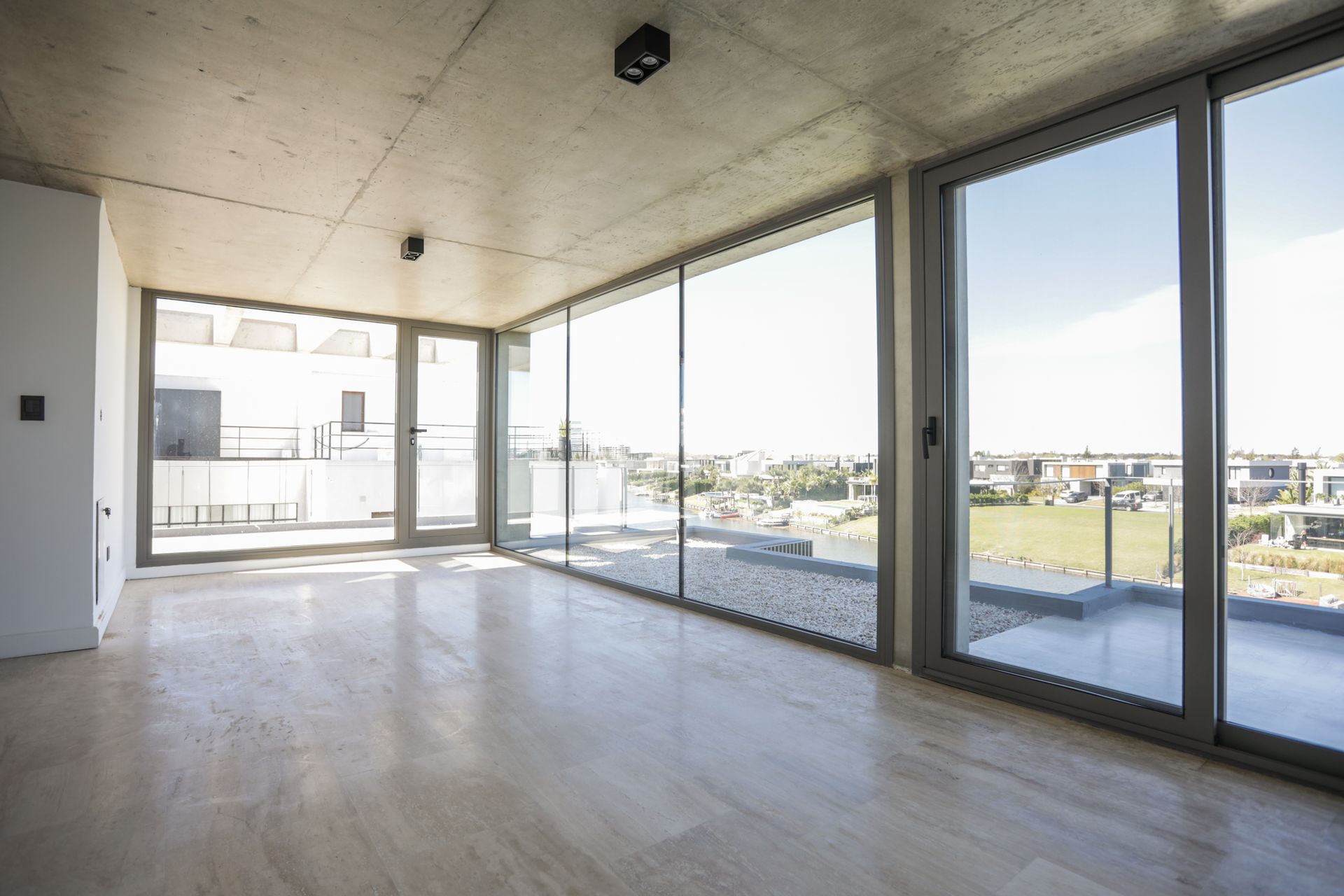 Casa En Venta En Barrio Virazón A Estrenar