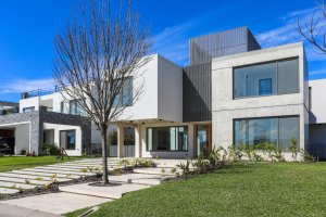 Casa En Venta En Barrio Virazón A Estrenar