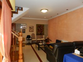 Sale House 5 Rooms in Olivos with Garden