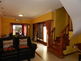Sale House 5 Rooms in Olivos with Garden
