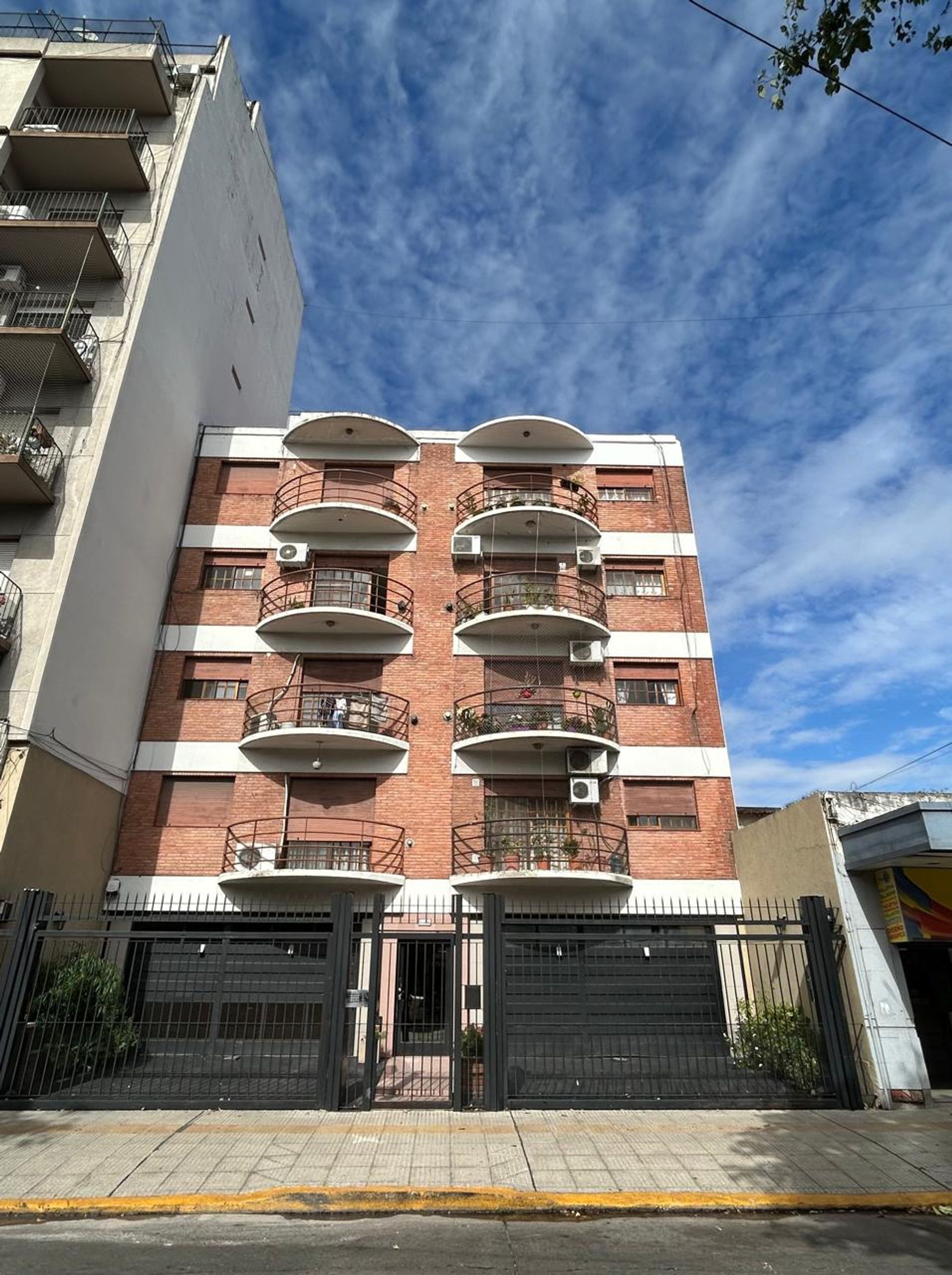 Apartment 3 Rooms in Florida Este