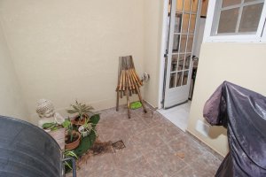 For Sale Ph Front-Facing 3 Rooms with Garage in Florida