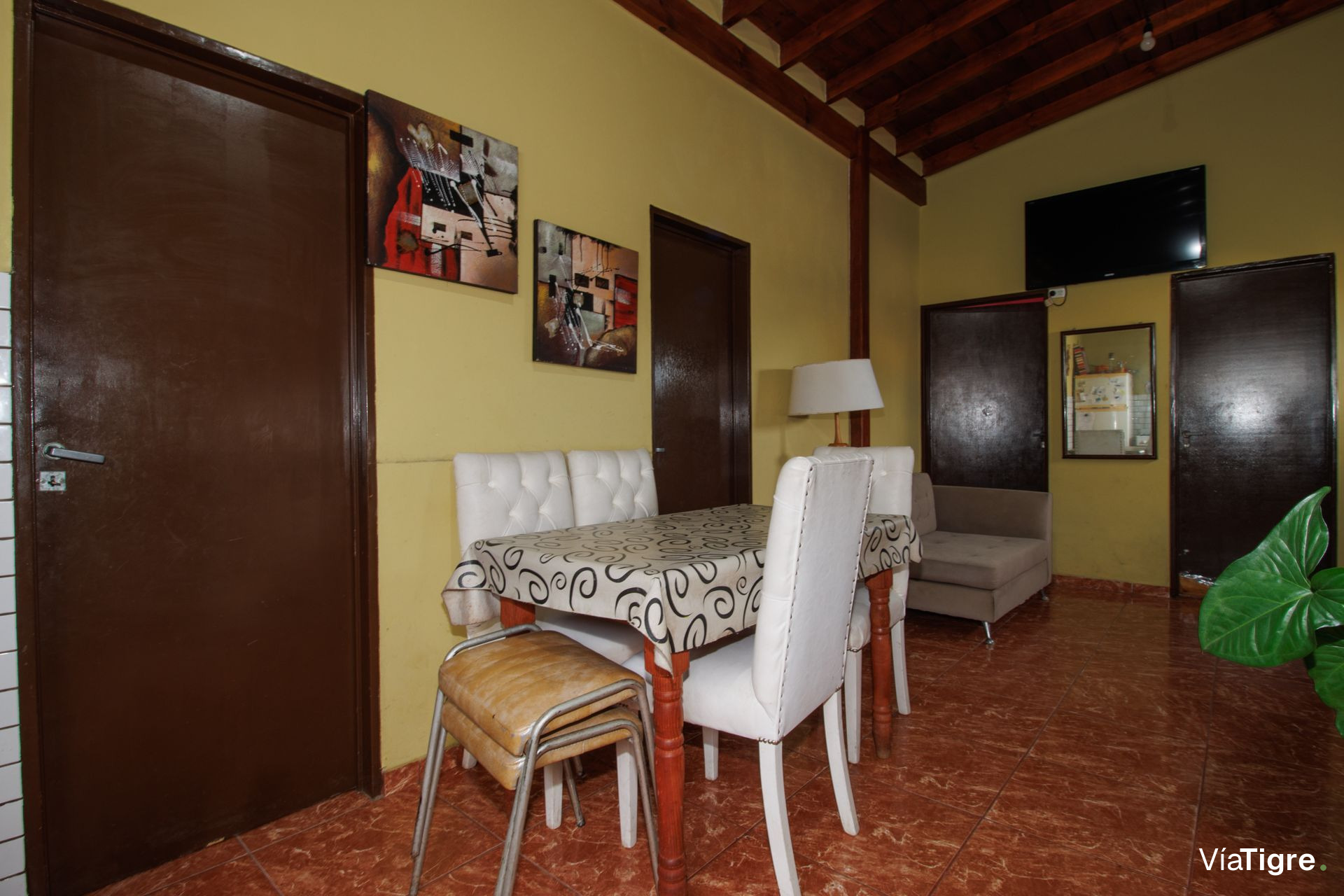 Multifamiliar en Carapachay, 5 unidades, gran lote