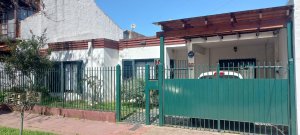 Casa de 4 ambientes en venta en Martinez