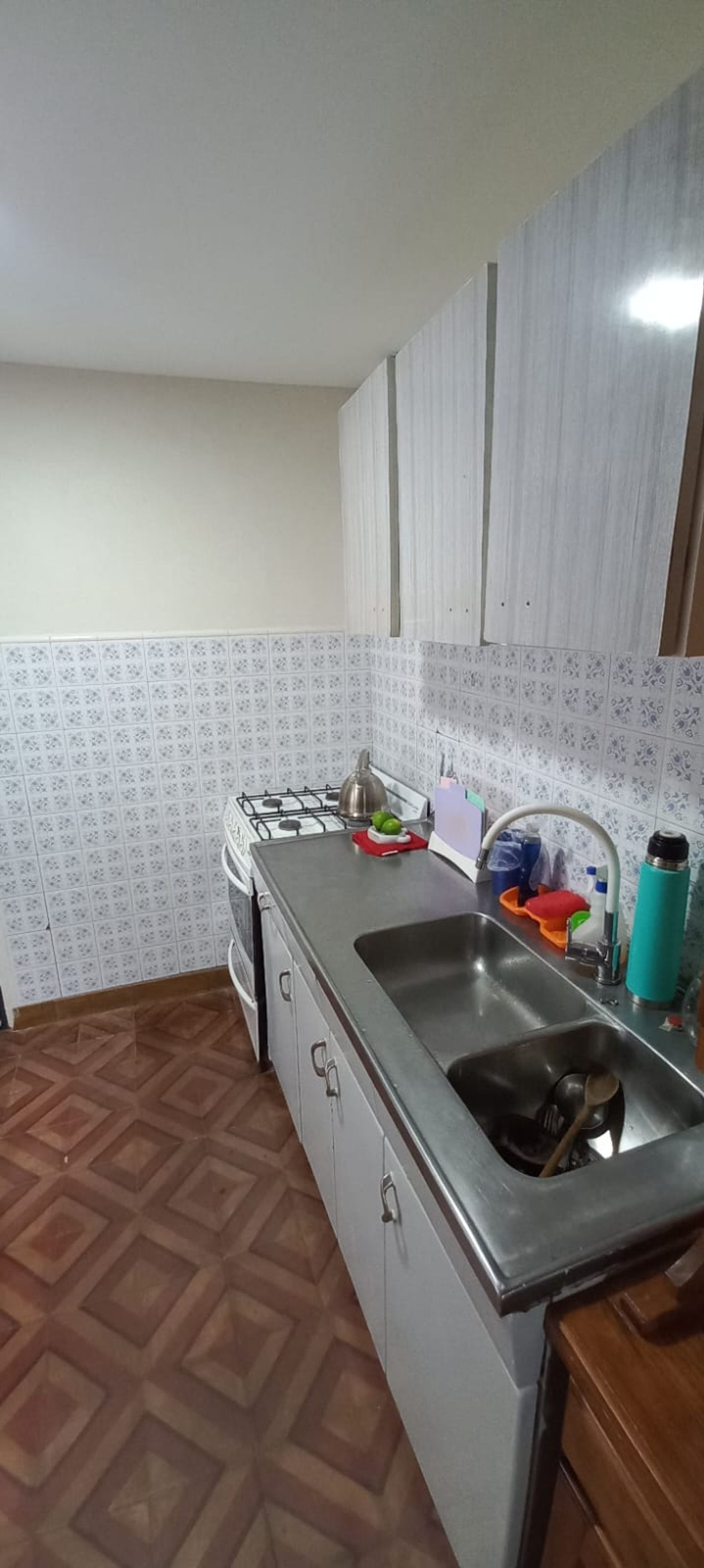 Casa de 3 amb. gran jardin, galeria y cochera x2