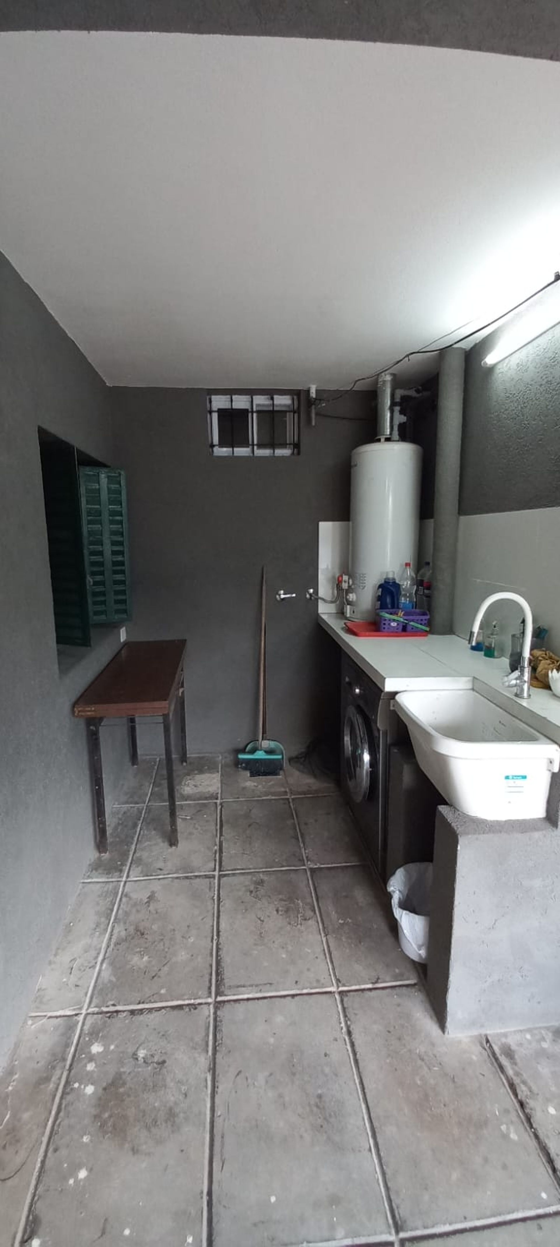 Casa de 3 amb. gran jardin, galeria y cochera x2