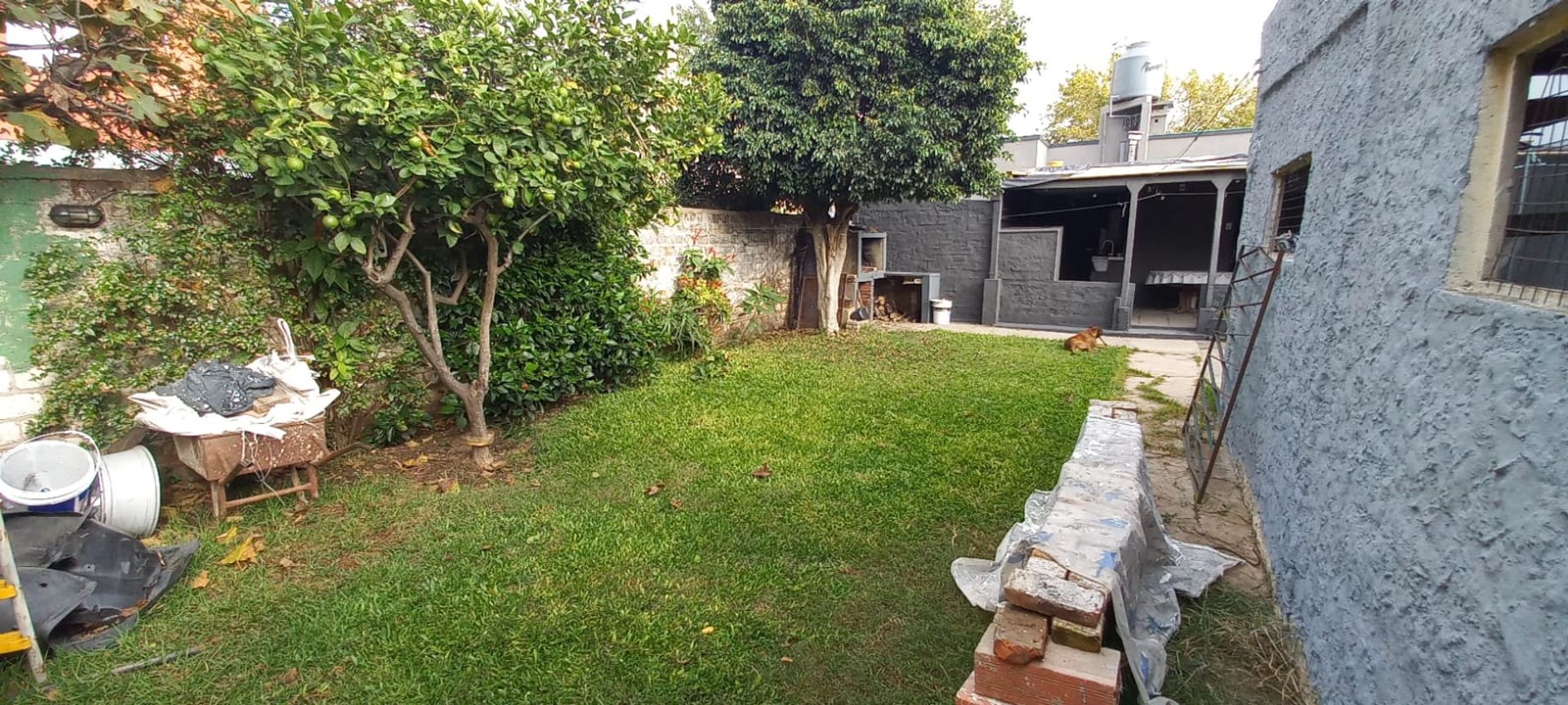 Casa de 3 amb. gran jardin, galeria y cochera x2