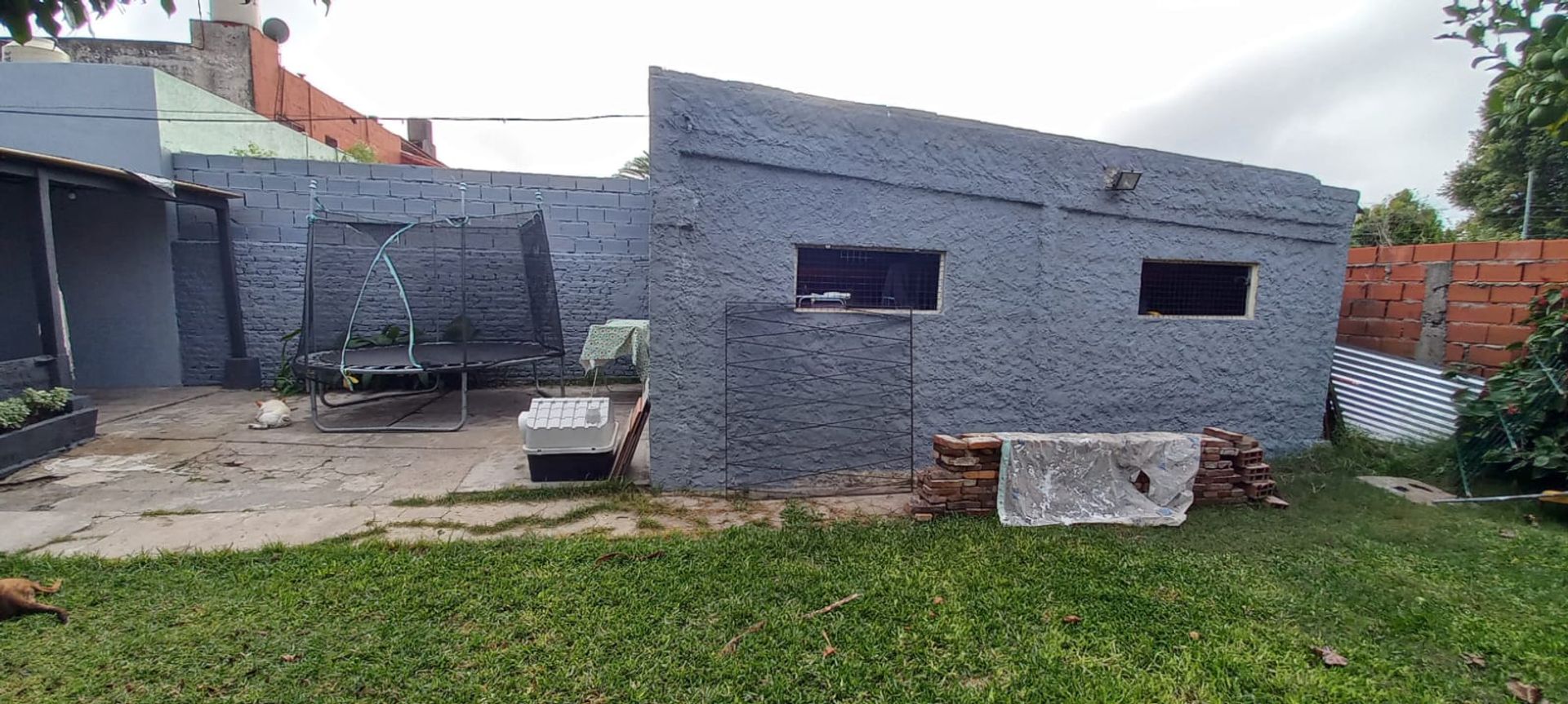Casa de 3 amb. gran jardin, galeria y cochera x2