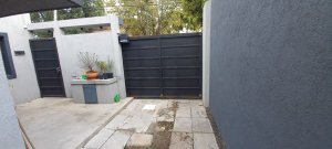 Casa de 3 amb. gran jardin, galeria y cochera x2