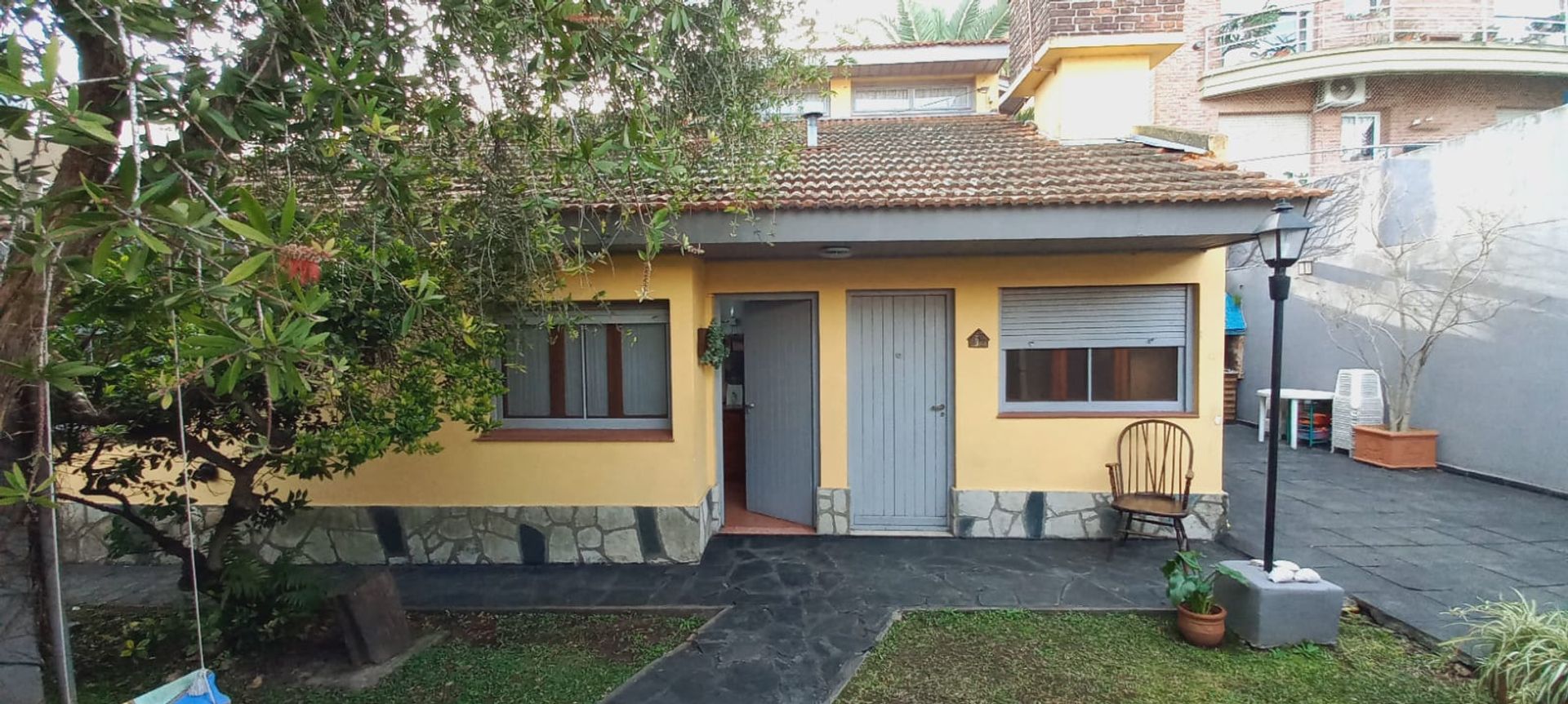 Comfortable apartment with 3 rooms, garden, patio, grill.