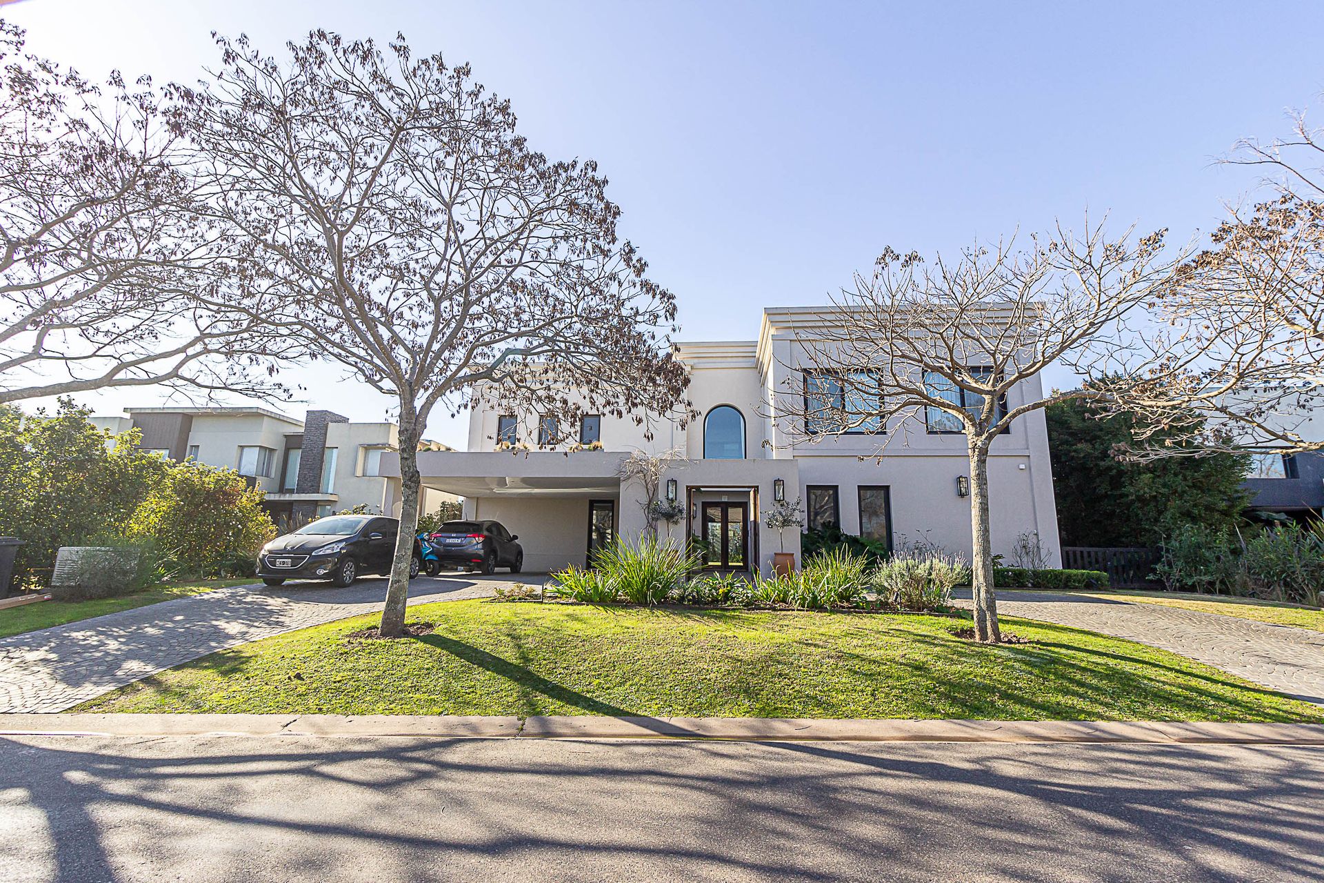 Barrio El Golf, Nordelta: Residencia de lujo.
