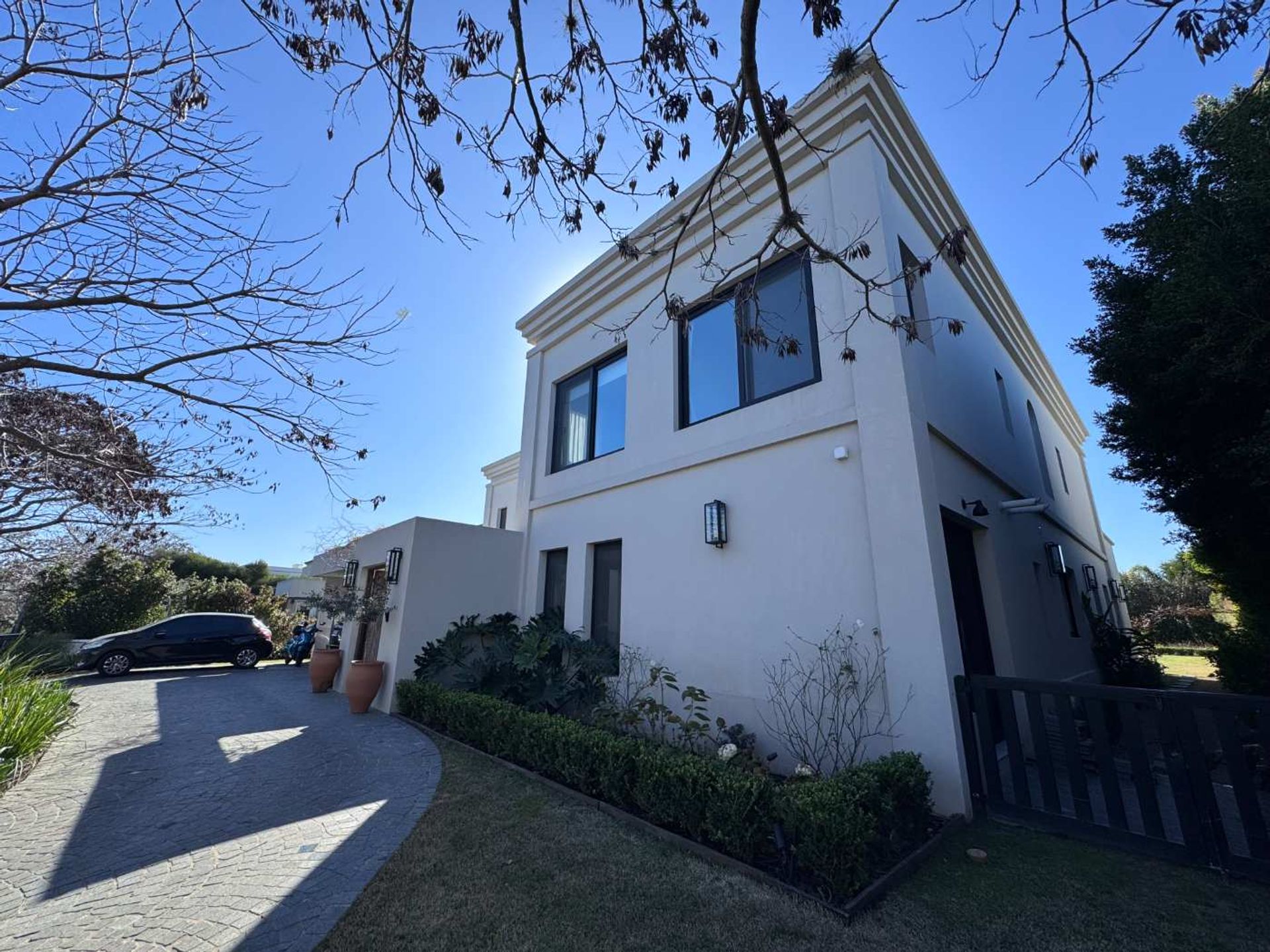 Barrio El Golf, Nordelta: Residencia de lujo.