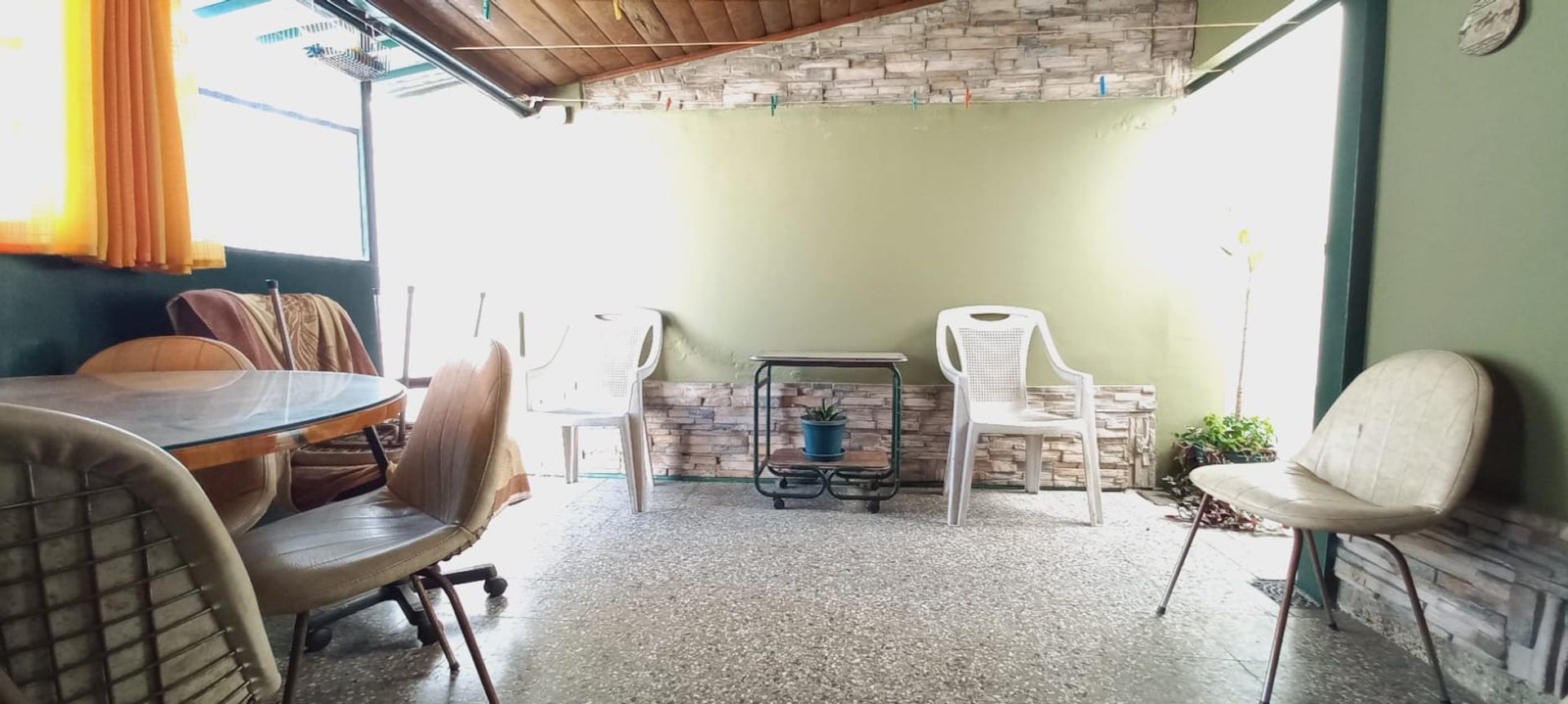 Duplex 3 amb. con Jardin, Pileta, Ecelente estado.