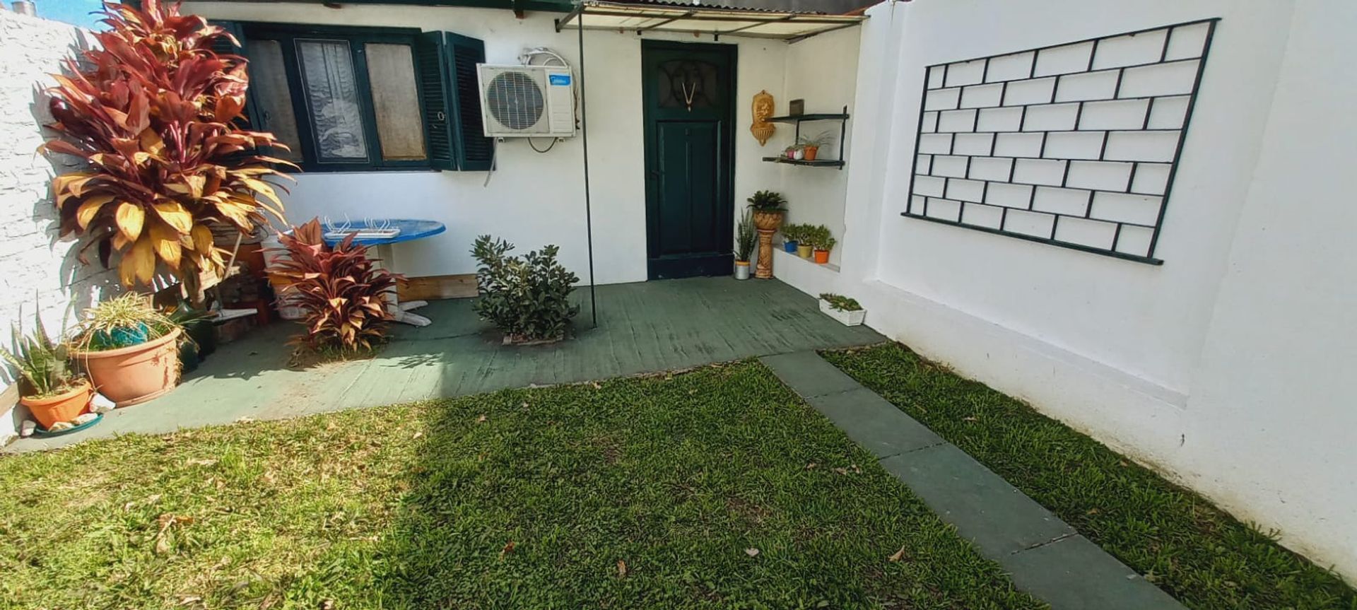 Duplex 3 amb. con Jardin, Pileta, Ecelente estado.