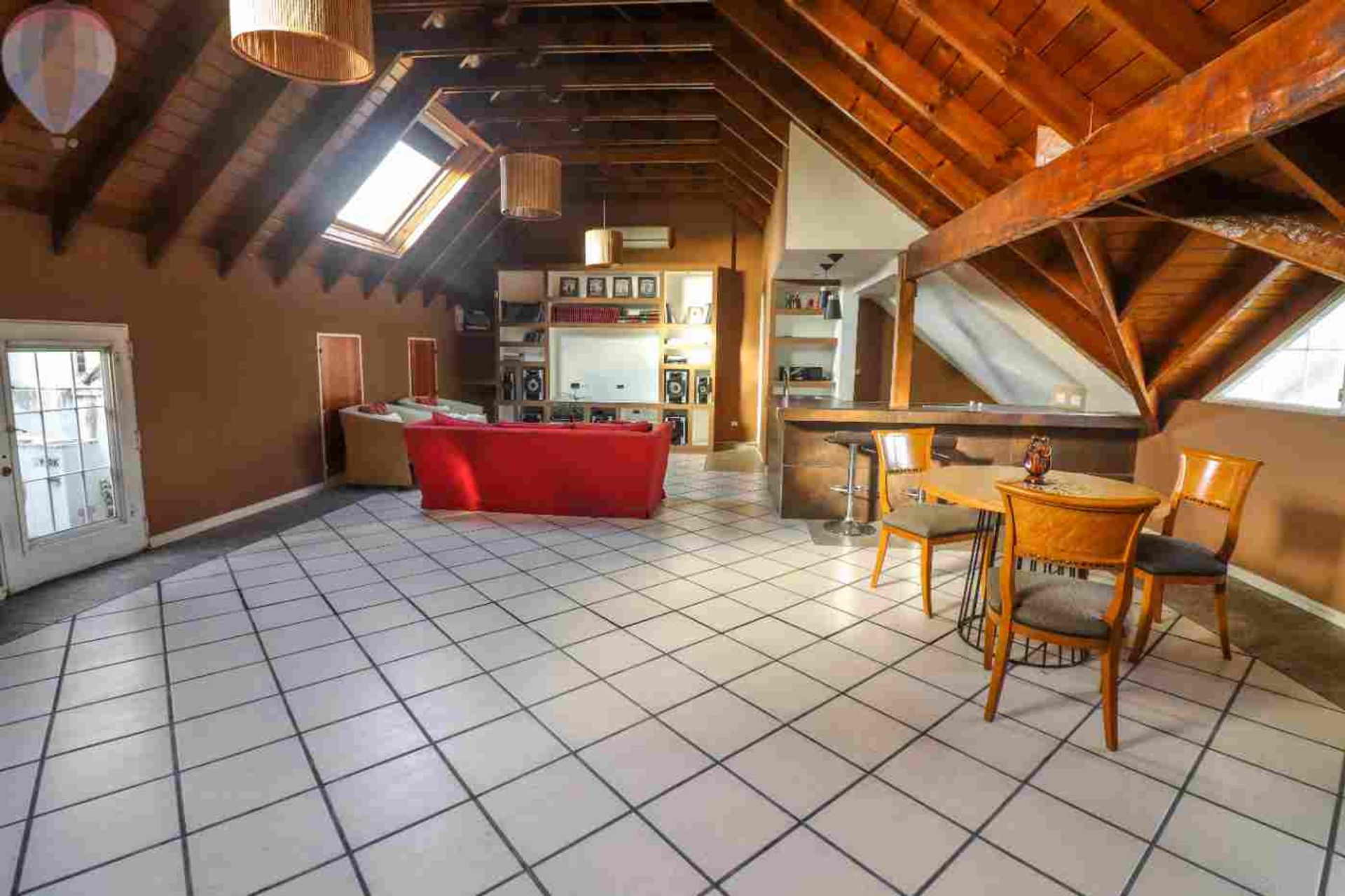 Venta Casa en Martínez 6 ambientes+playroom+escrit