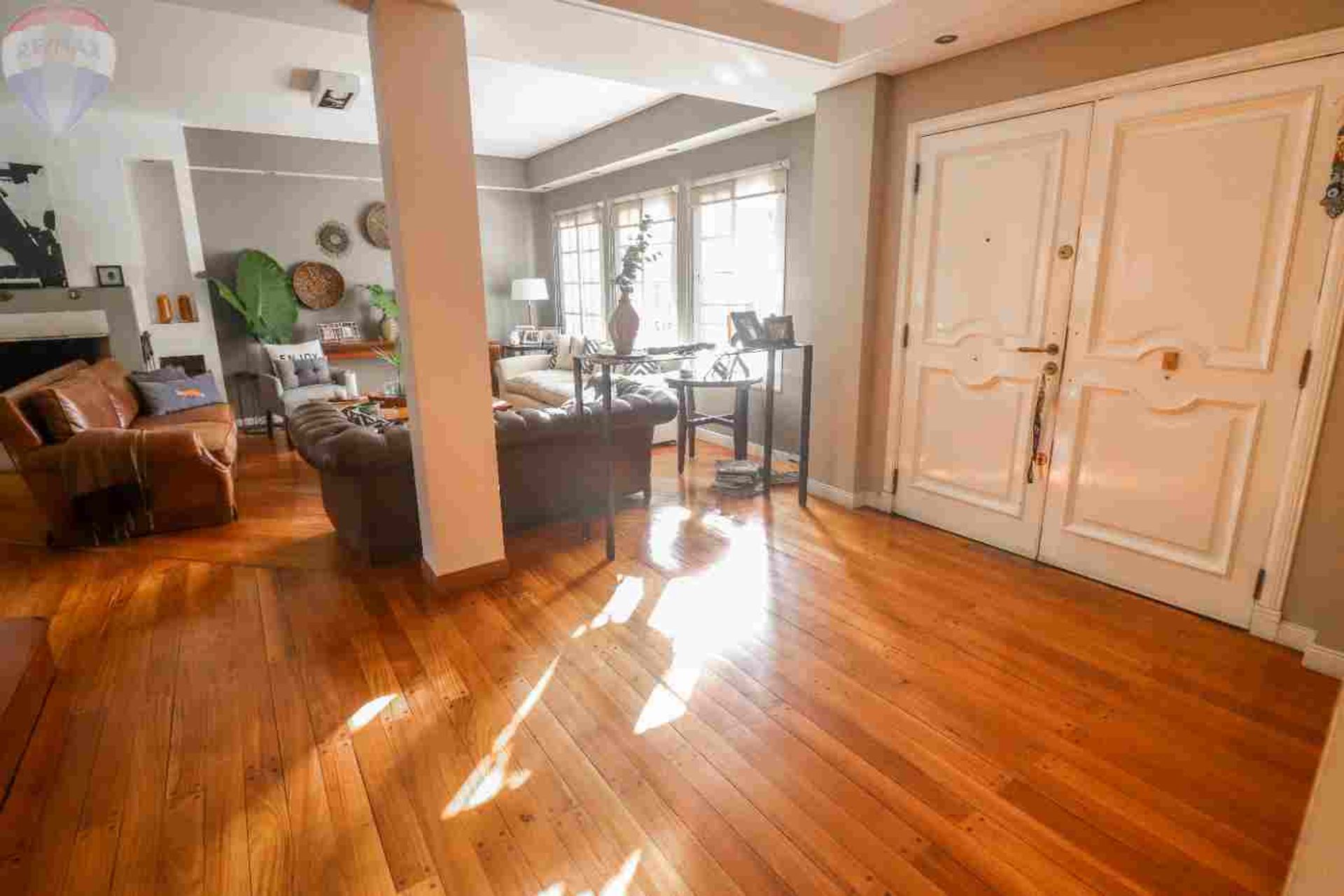 Venta Casa en Martínez 6 ambientes+playroom+escrit